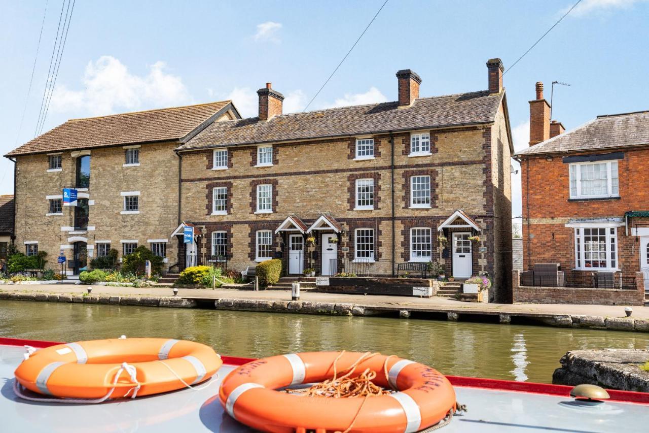 4 Canalside Cottages Тостер Экстерьер фото