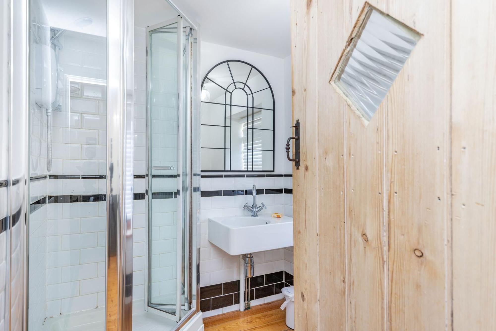 4 Canalside Cottages Тостер Экстерьер фото